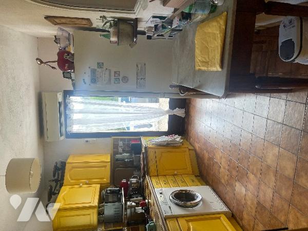 Maison traditionnelle de type 5, avec garage, piscine et terrain clos d’environ 2 500m² en zone Ubc.