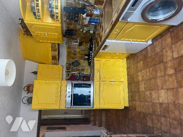 Maison traditionnelle de type 5, avec garage, piscine et terrain clos d’environ 2 500m² en zone Ubc.