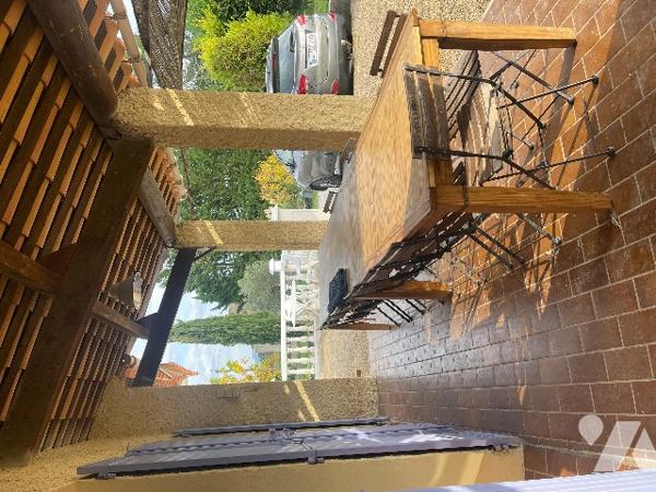 Maison traditionnelle de type 5, avec garage, piscine et terrain clos d’environ 2 500m² en zone Ubc.