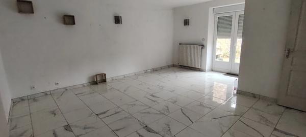 Maison à vendre 6 pièces SAINT JOUIN DE MARNES (79)