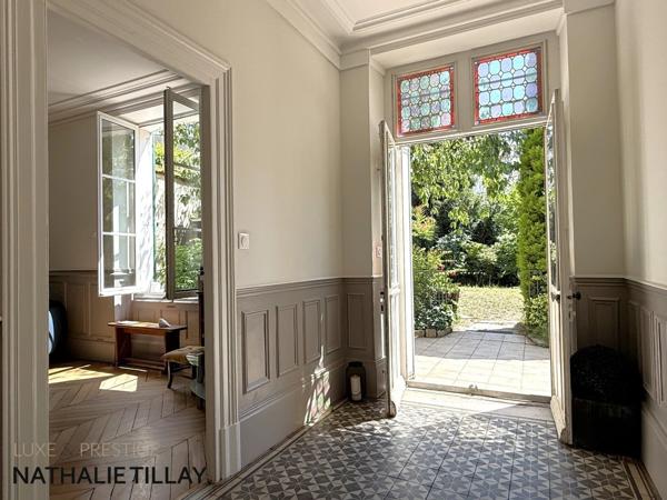 ORLEANS centre, maison bourgeoise a vendre, avec jardin et ascenseur, rare