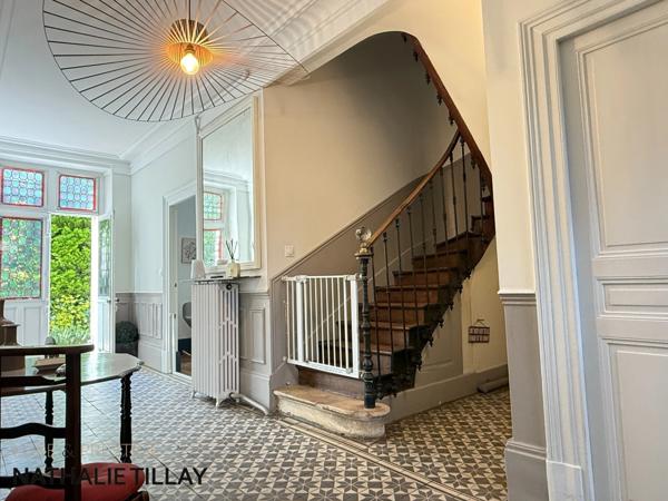 ORLEANS centre, maison bourgeoise a vendre, avec jardin et ascenseur, rare