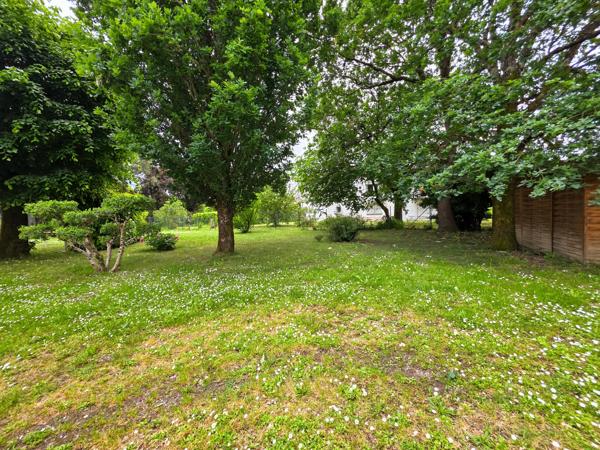 Maison
         7 pièces
        - 300 m²