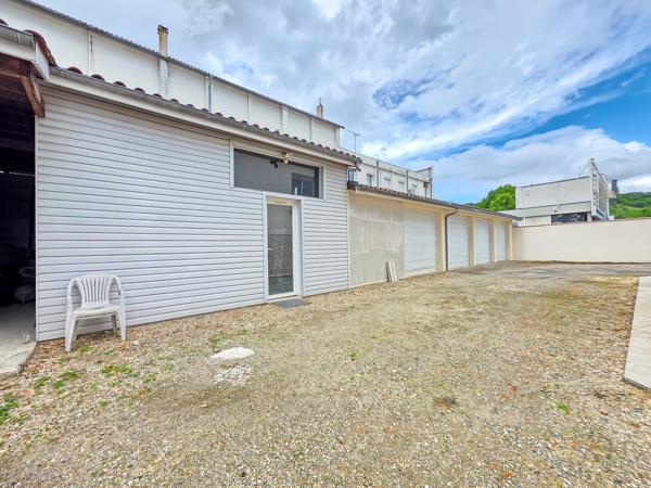 Maison
         7 pièces
        - 300 m²
