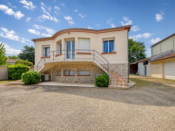 Maison
         7 pièces
        - 300 m²