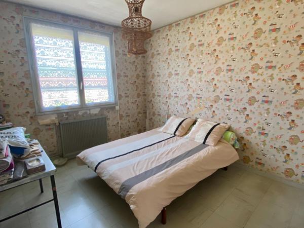 maison avec garage et jardin attenant