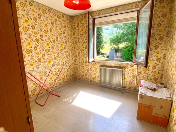 maison avec garage et jardin attenant