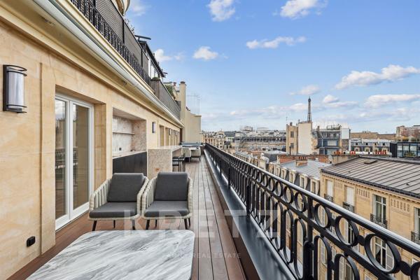 Appartement familial et de réception avec terrasse à deux pas de l'avenue Montaigne