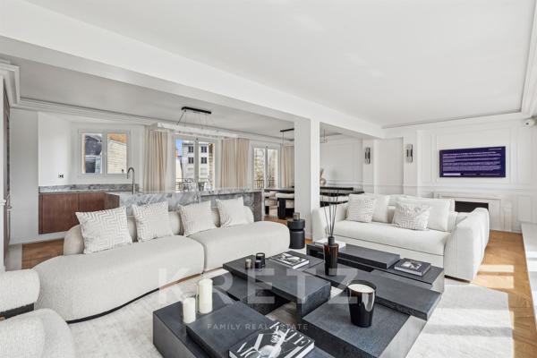 Appartement familial et de réception avec terrasse à deux pas de l'avenue Montaigne