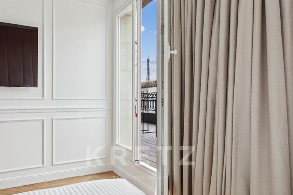 Appartement familial et de réception avec terrasse à deux pas de l'avenue Montaigne