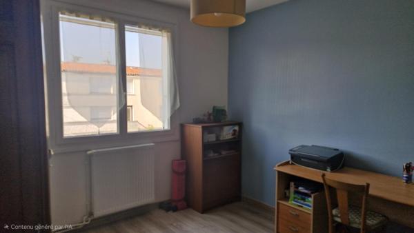 Maison de ville avec garage, terrasse et jardin