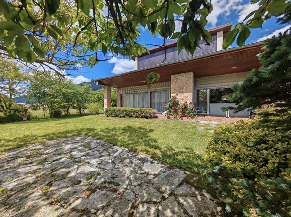 Maison
         8 pièces
        - 192 m² 480 000 € *