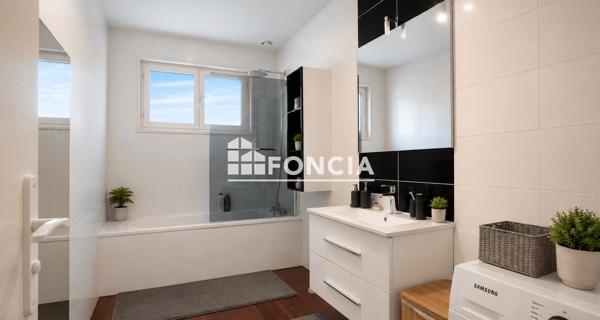 À vendre Maison 4 pièces 116 m² - Genay 69730