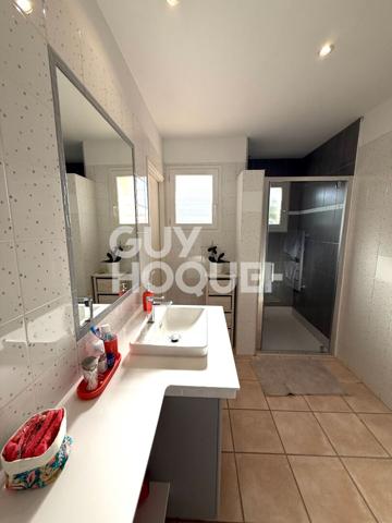 A vendre à LE SOLER (66270) : maison de plain pied,164 m² avec piscine.