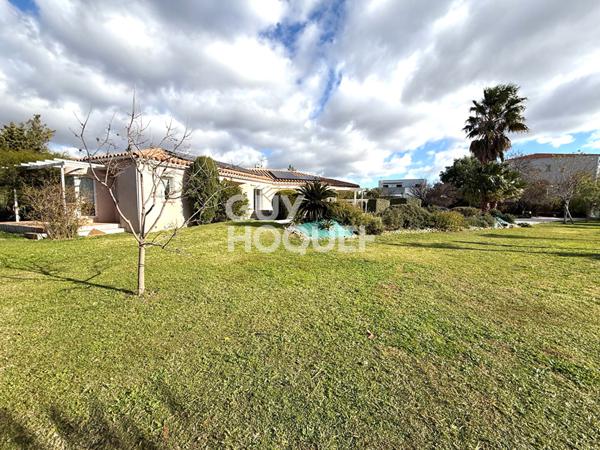 A vendre à LE SOLER (66270) : maison de plain pied,164 m² avec piscine.