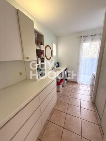 A vendre à LE SOLER (66270) : maison de plain pied,164 m² avec piscine.