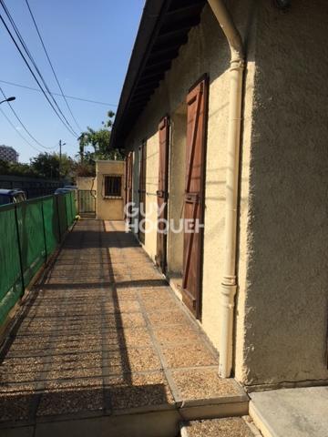A LOUER MAISON T4 -  85 m² - ARENES - JARDIN - GARAGE - OUVERT A LA COLOCATION