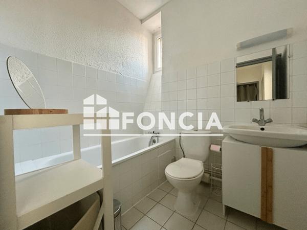 Location Appartement meublé 2 pièces 44.09 m² - 64 RUE D'ALSACE Carcassonne 11000