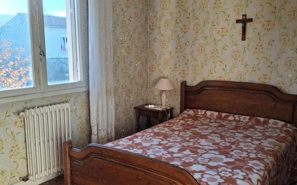 Maison à vendre    5 pièces •  Aussillon