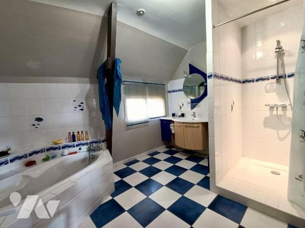 NOUVEAUTE - SEULEMENT CHEZ TRENTE CINQ NOTAIRES - dans un secteur calme et très recherché à 10 ...