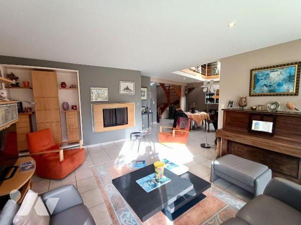 NOUVEAUTE - SEULEMENT CHEZ TRENTE CINQ NOTAIRES - dans un secteur calme et très recherché à 10 ...