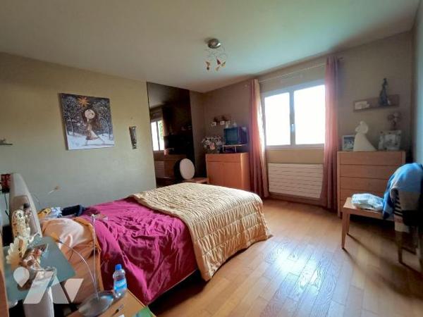 NOUVEAUTE - SEULEMENT CHEZ TRENTE CINQ NOTAIRES - dans un secteur calme et très recherché à 10 ...