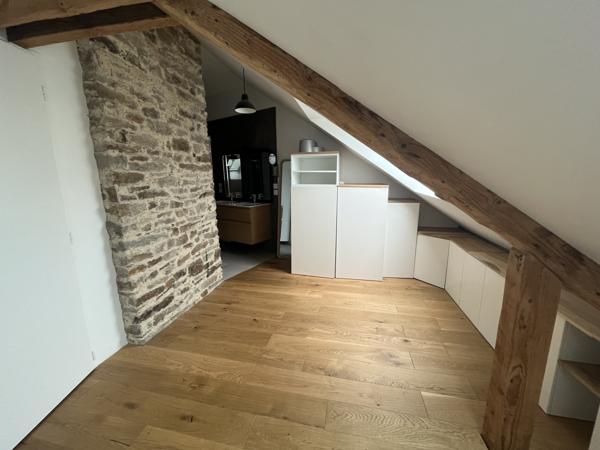 Duplex de caractère au cœur de Vannes – Dernier étage