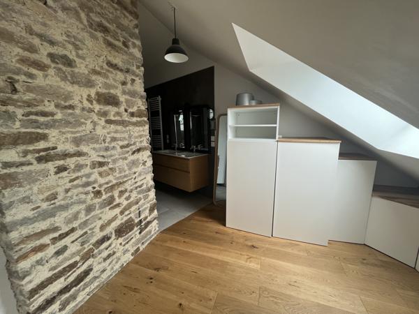 Duplex de caractère au cœur de Vannes – Dernier étage
