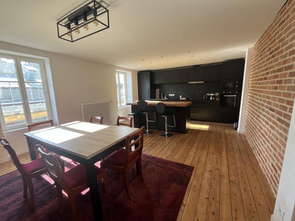 Duplex de caractère au cœur de Vannes – Dernier étage