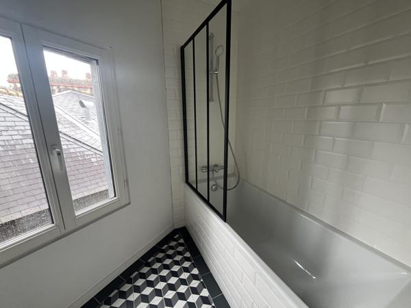 Duplex de caractère au cœur de Vannes – Dernier étage