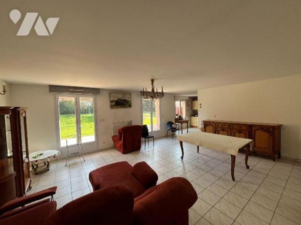 Notre Service Immobilier vous propose en Exclusivité à WIMEREUX ce pavillon indépendant de plai...