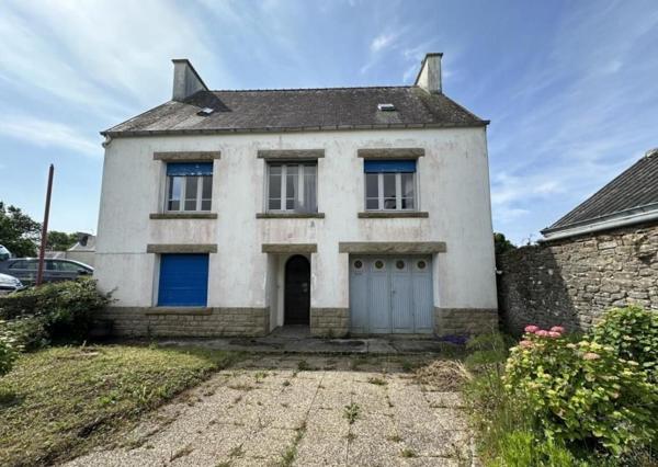 Maison de bourg à rénover.