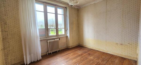 Maison de bourg à rénover.