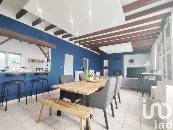 Maison 5 pièces de 123 m² à Aire-sur-la-Lys (62120)