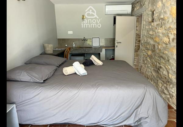 Mas
                                                                                                                                                                                                                                                                                                                        5 pièce(s)                                                                                                                                                                                                          4 chambre(s)                                                                                                                                                                                                          162  m²