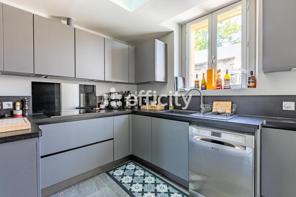 Maison
         6 pièces
        - 87 m² 335 000 € *