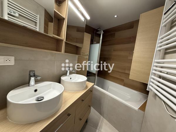 Appartement
         7 pièces
        - 153 m² Exclusivité 350 000 € *