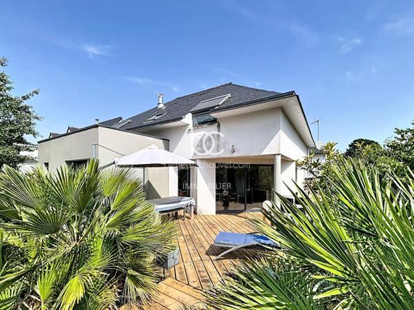 THEIX NOYALO Maison 6 pièces 173 m²