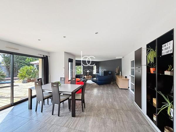 THEIX NOYALO Maison 6 pièces 173 m²