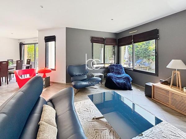 THEIX NOYALO Maison 6 pièces 173 m²