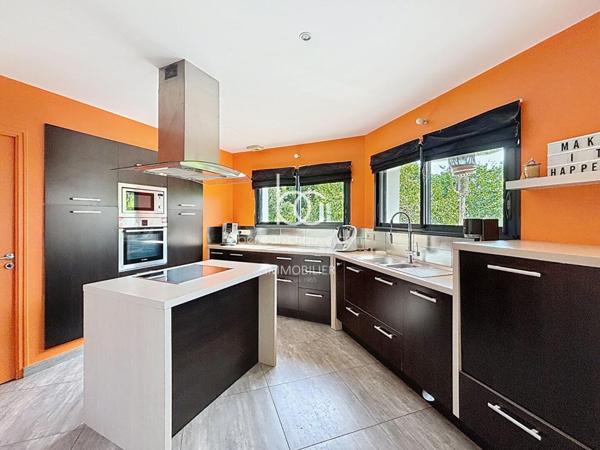 THEIX NOYALO Maison 6 pièces 173 m²