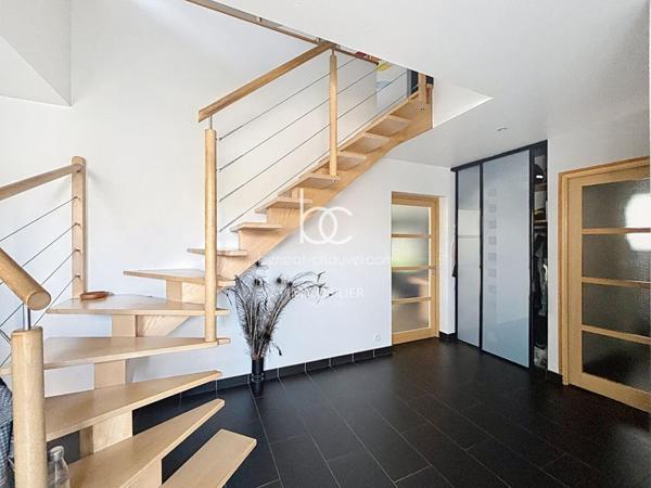 THEIX NOYALO Maison 6 pièces 173 m²
