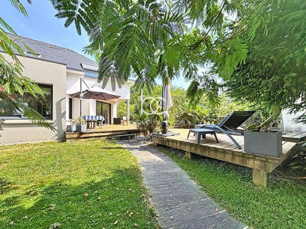 THEIX NOYALO Maison 6 pièces 173 m²