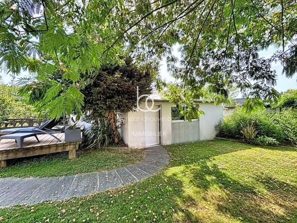 THEIX NOYALO Maison 6 pièces 173 m²