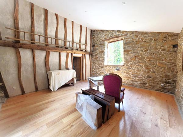 Maison en pierre entièrement rénové avec jardin