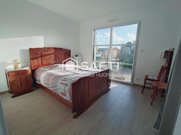 Grande maison de bourg tout proche de la mer