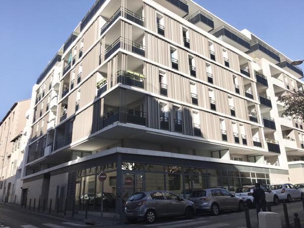 A louer appartement de type 2 meublé avec terrasse et parking à Marseille 13006 LODI