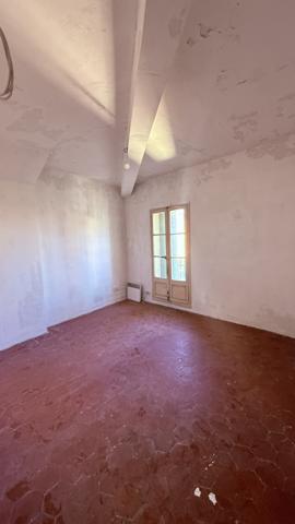 Béziers (34500) À Béziers (34), immeuble de 559m² avec balcon à vendre 840000 €
