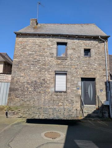 Maison mitoyenne 1 côté MERDRIGNAC 63.50 m²