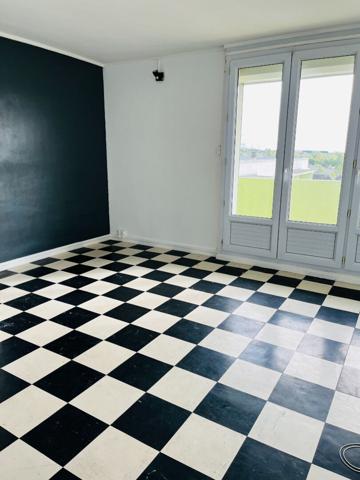 A LOUER APPARTEMENT 2 CHAMBRES PROCHE CENTRE VILLE ET GARE DE ST QUENTIN 02100